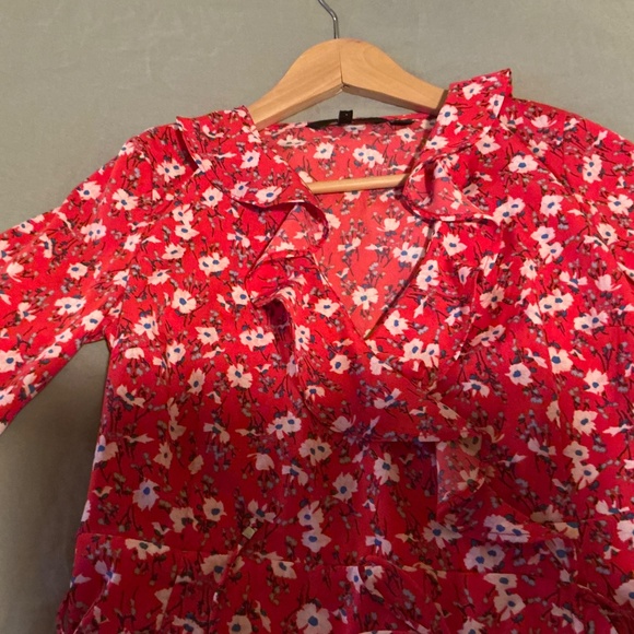 Veto Moda Molly 3/4 sleeve wrap dress in red with floral pattern - Picture 3 of 11